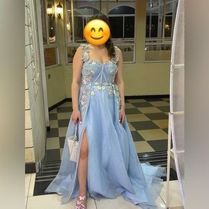 Beautiful blue dress with pearls and floral appliqué